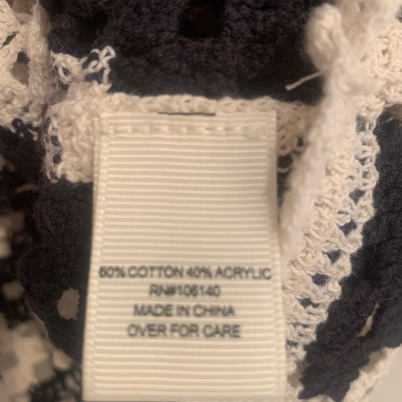 NWT Adorable crocheted cardigan. Size XL - Picture 5 of 5